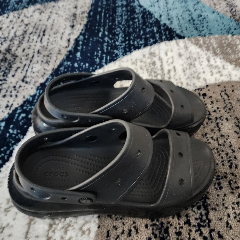Crocs Mega Crush Mens Size 9 Black Beach Walking Outdoor Platform Sandals Shoes